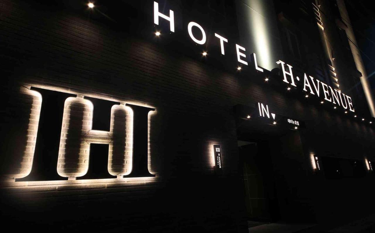 H Avenue Hotel In Gyeongju Exteriör bild
