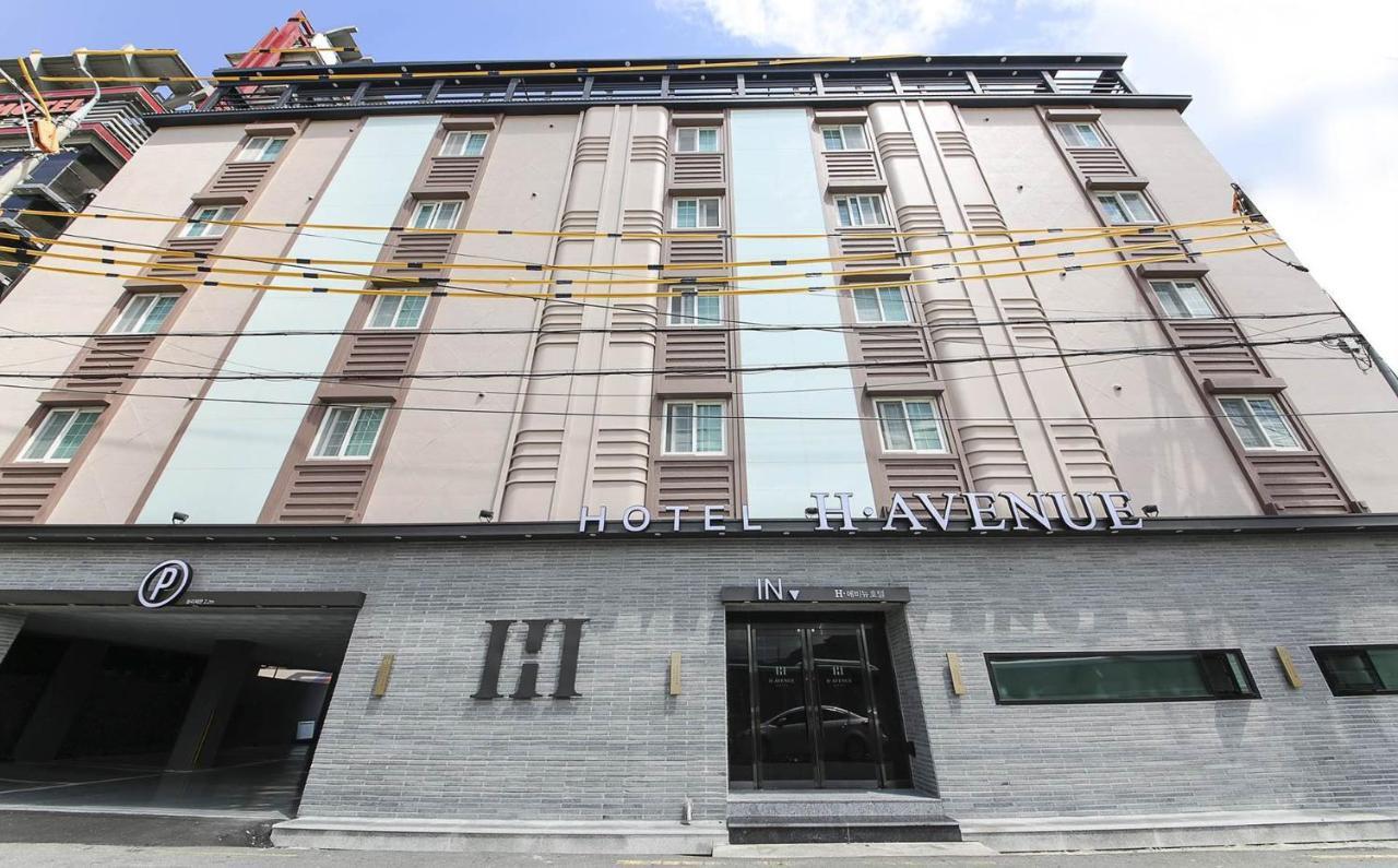 H Avenue Hotel In Gyeongju Exteriör bild