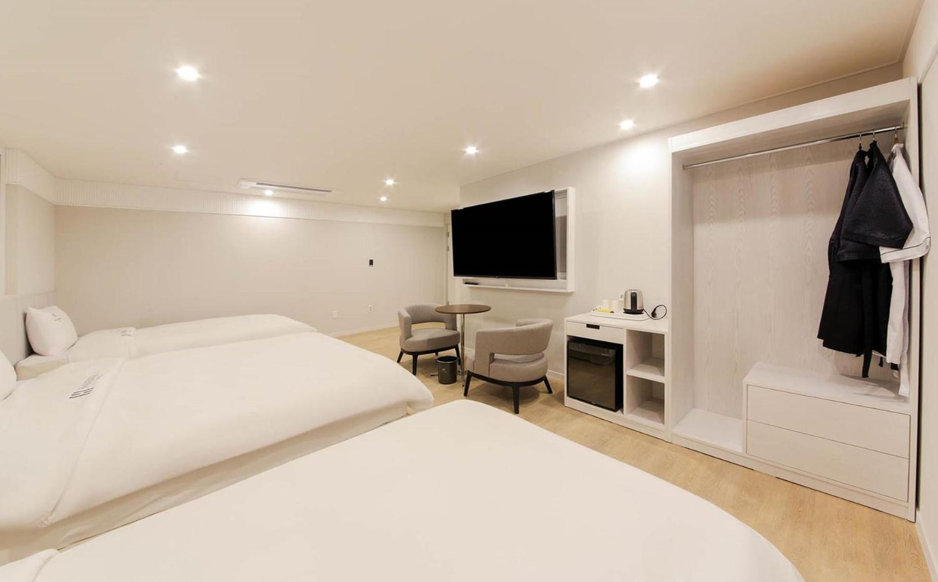 H Avenue Hotel In Gyeongju Exteriör bild