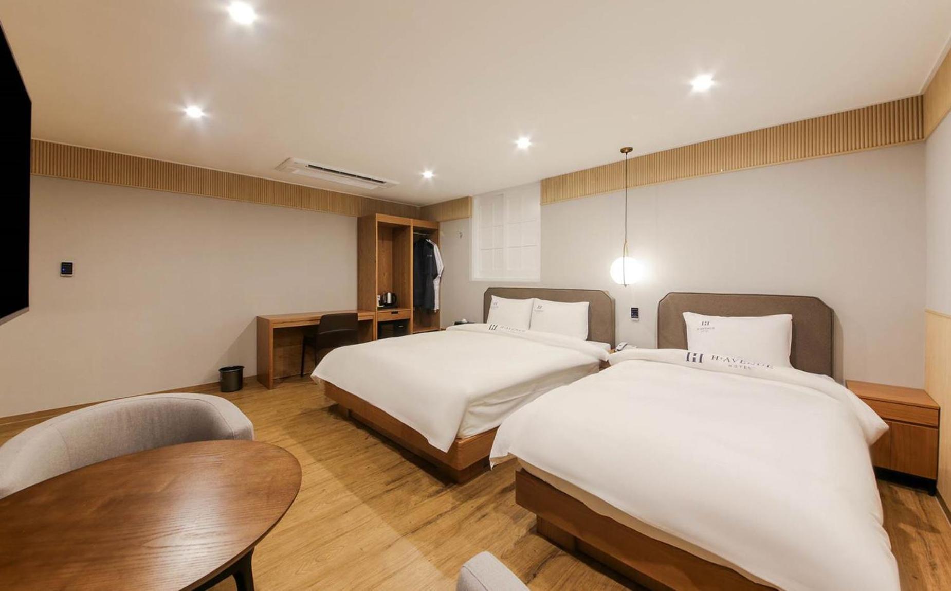 H Avenue Hotel In Gyeongju Exteriör bild