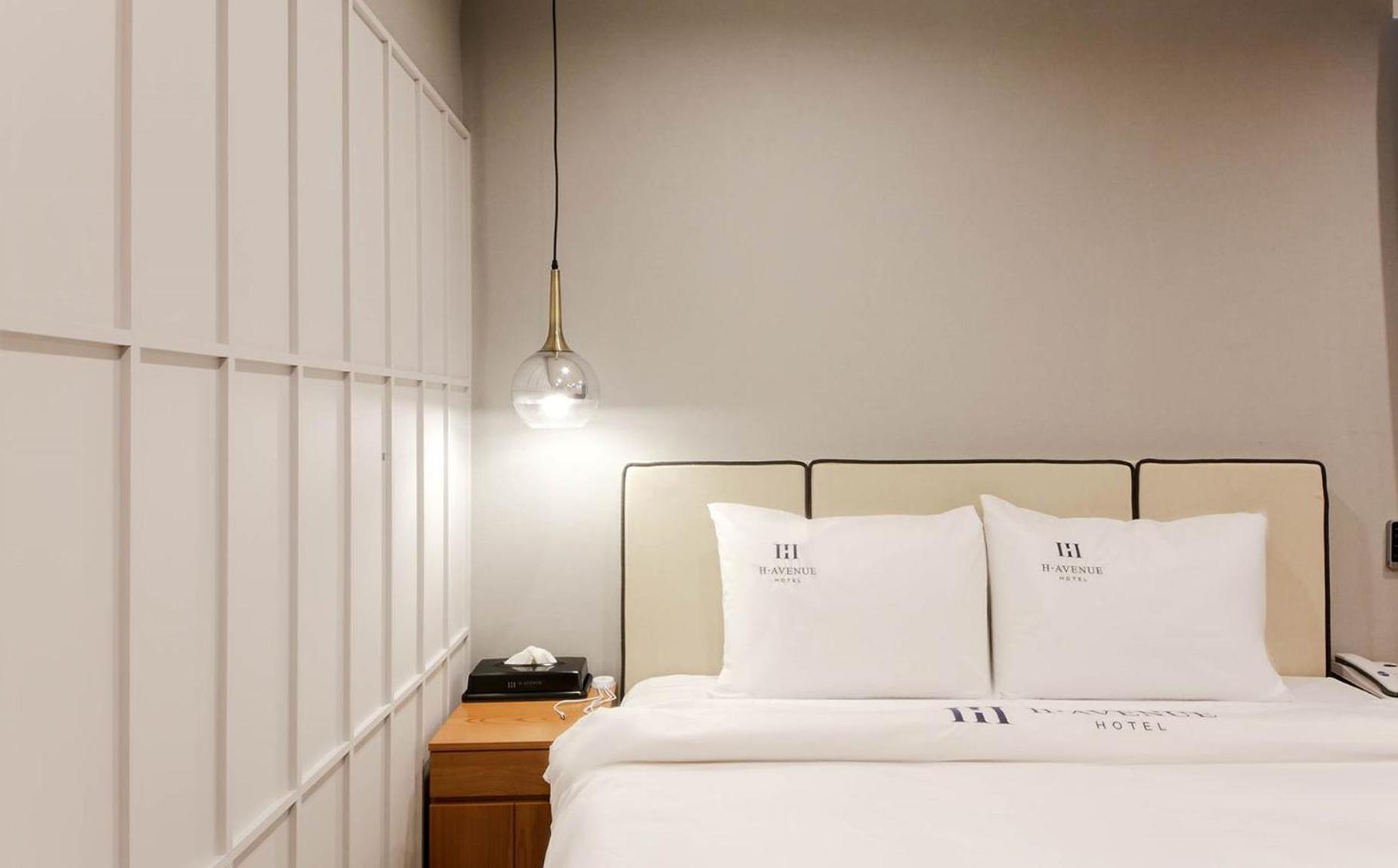 H Avenue Hotel In Gyeongju Exteriör bild